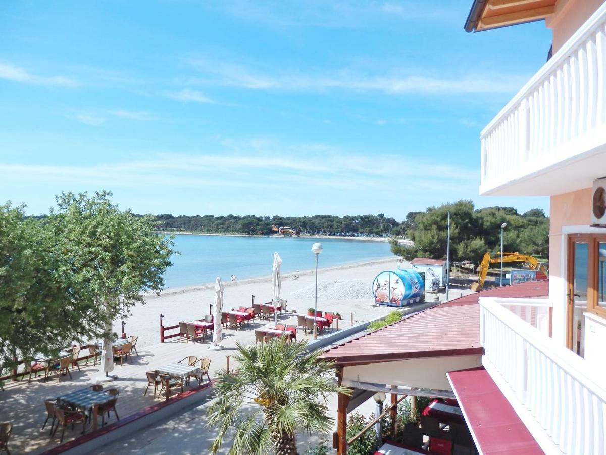 Idila Sea Front Apartments Medulin Exterior photo