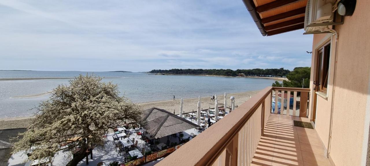 Idila Sea Front Apartments Medulin Exterior photo